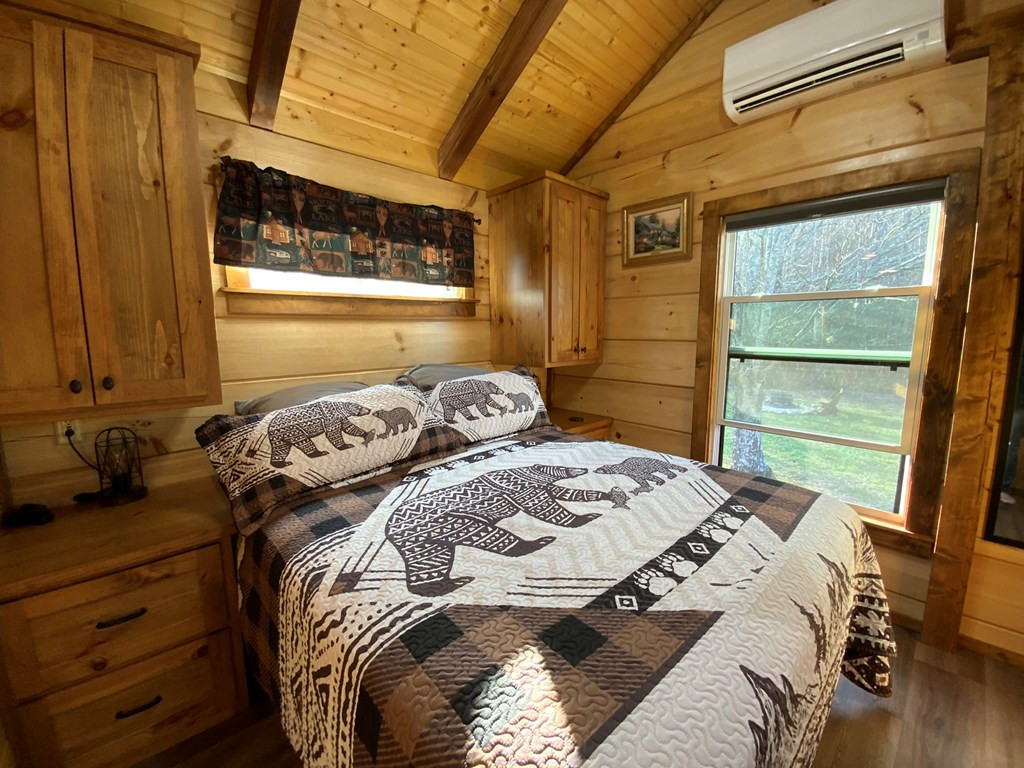 121 Lazy Bear Trail
