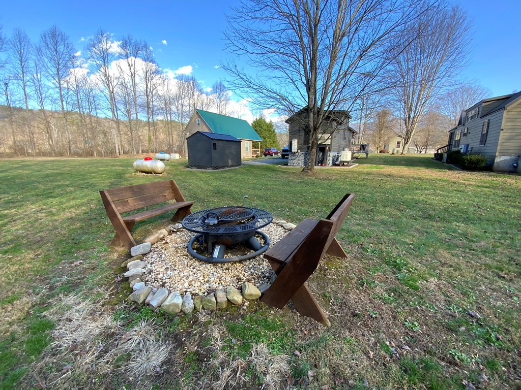 121 Lazy Bear Trail
