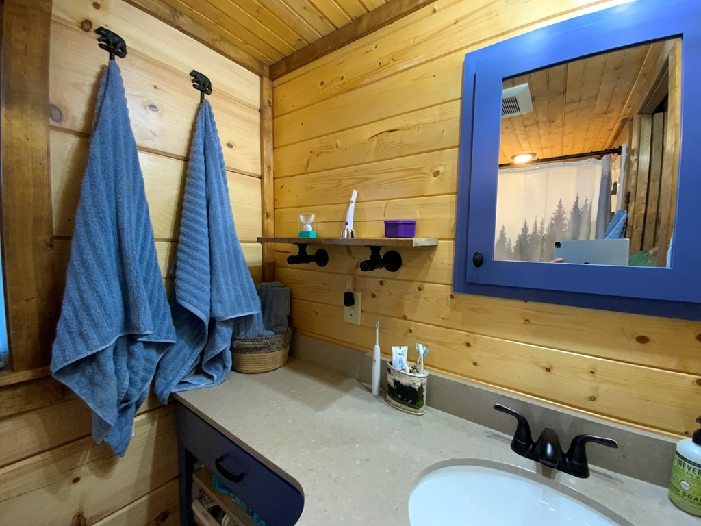 121 Lazy Bear Trail