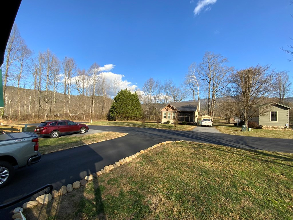 121 Lazy Bear Trail