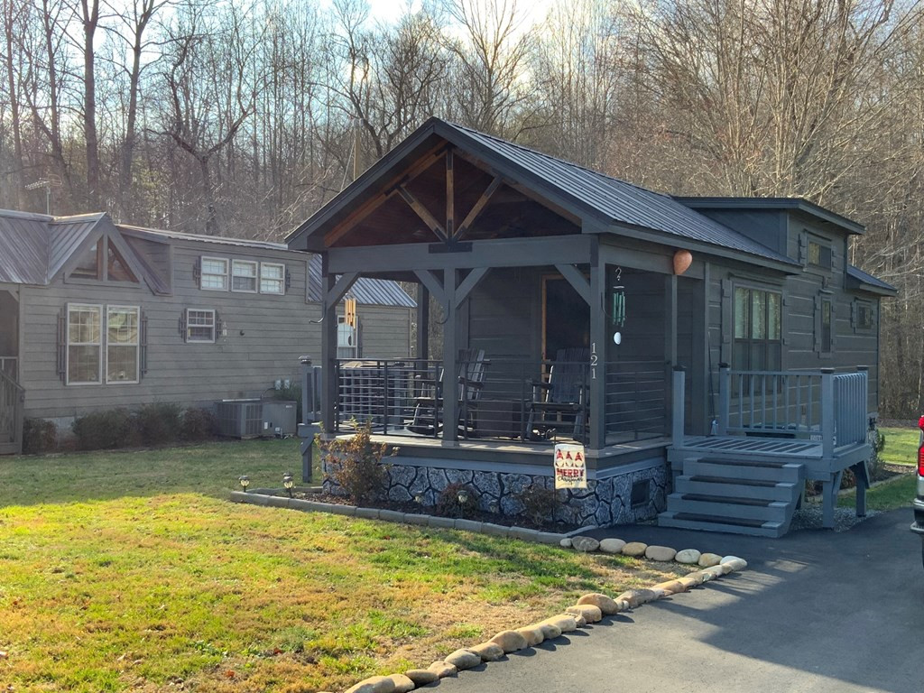 121 Lazy Bear Trail