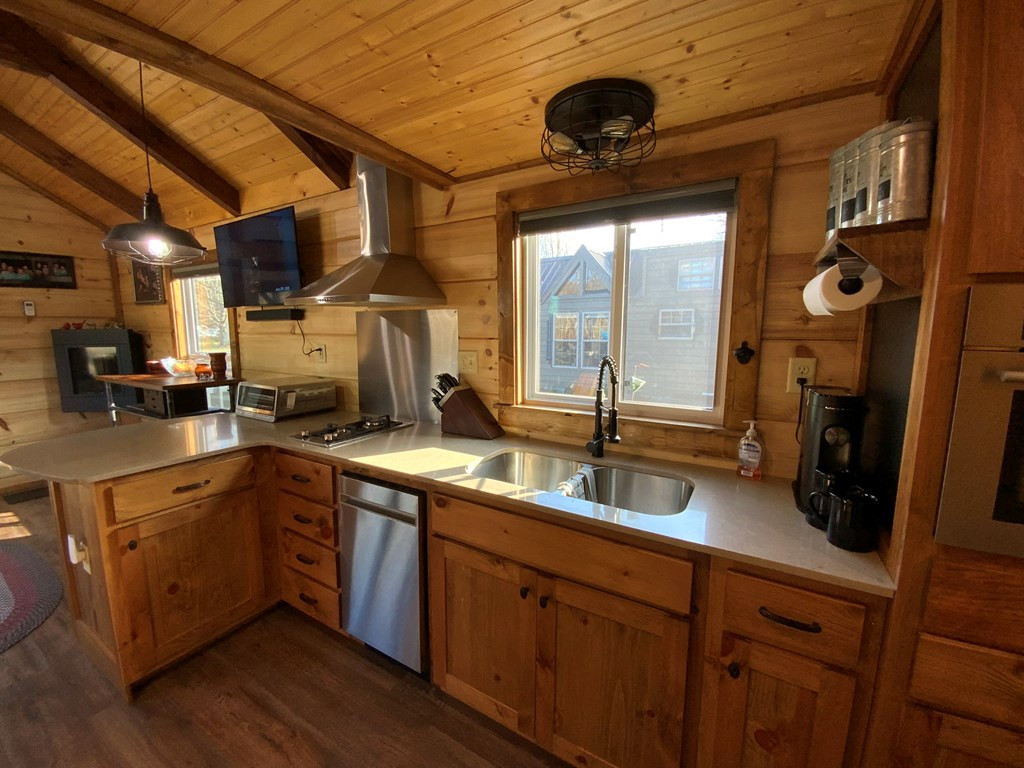 121 Lazy Bear Trail