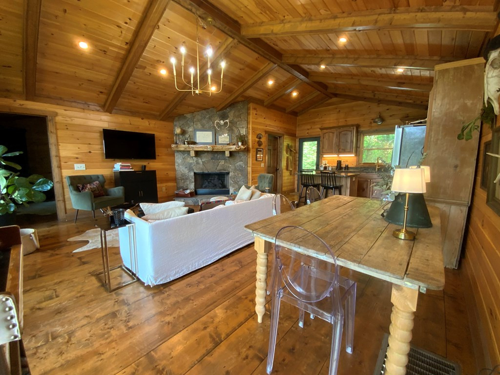 386 Preserve Valley Road