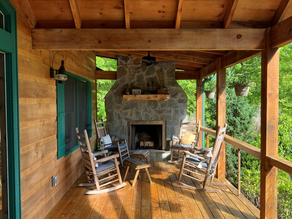 386 Preserve Valley Road
