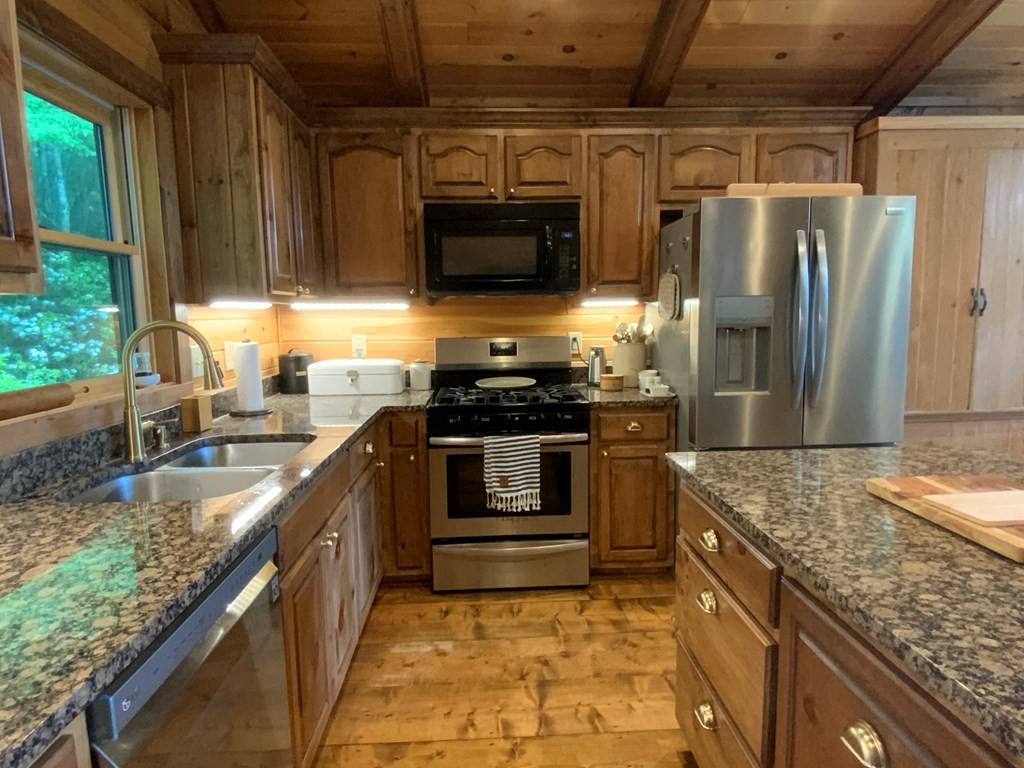 386 Preserve Valley Road