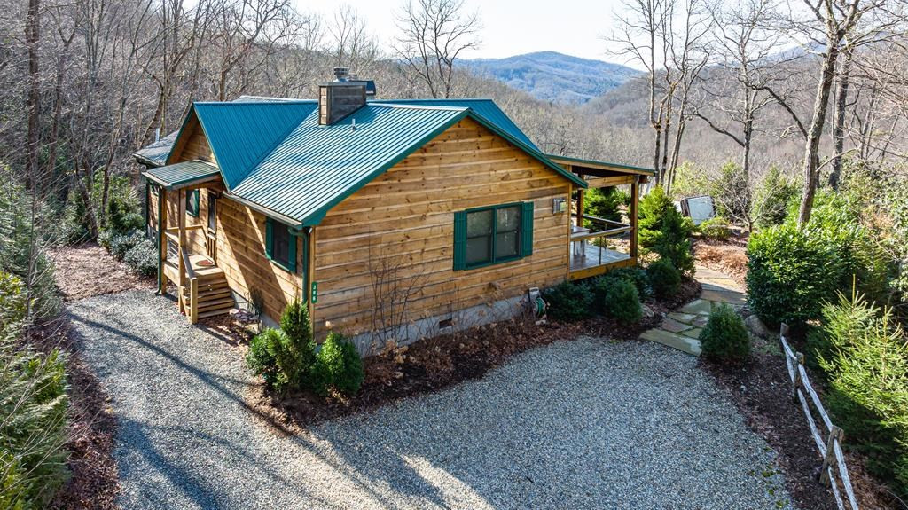 386 Preserve Valley Road