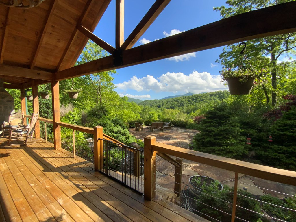 386 Preserve Valley Road