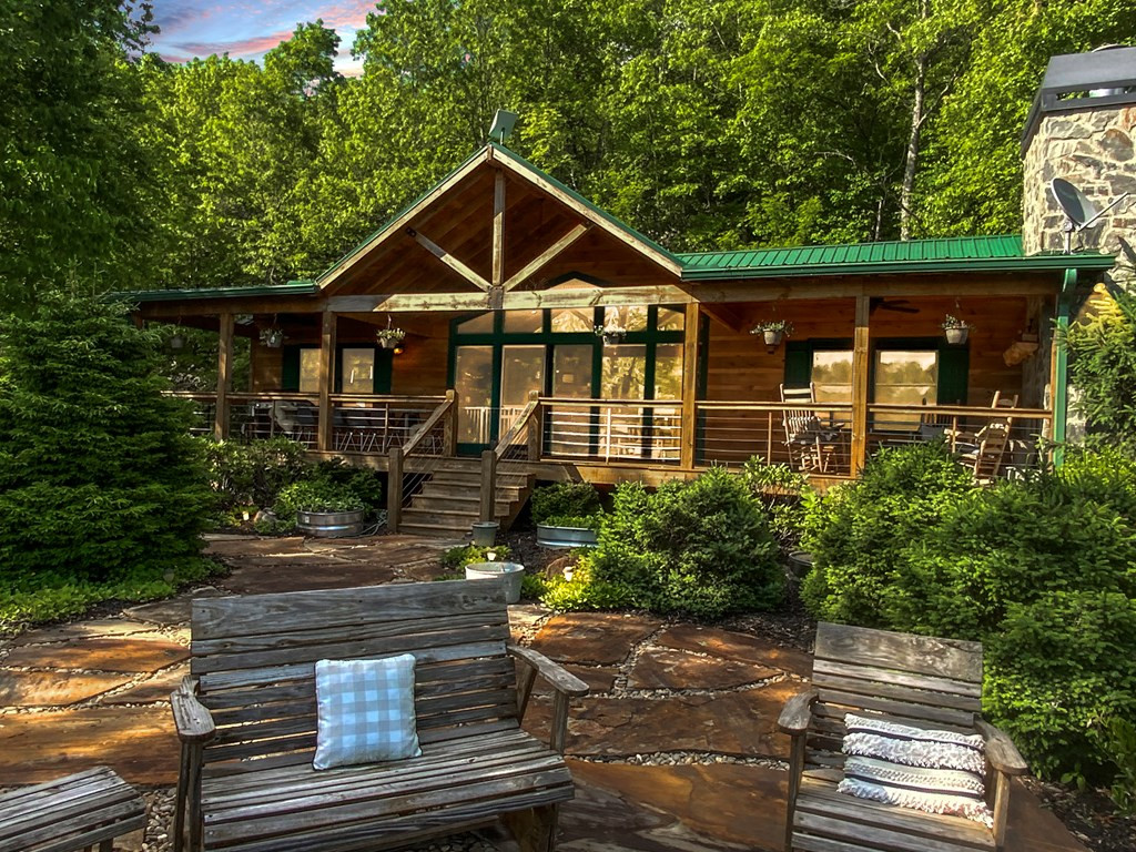 386 Preserve Valley Road