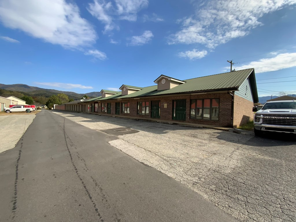 18-28 Town Branch Road