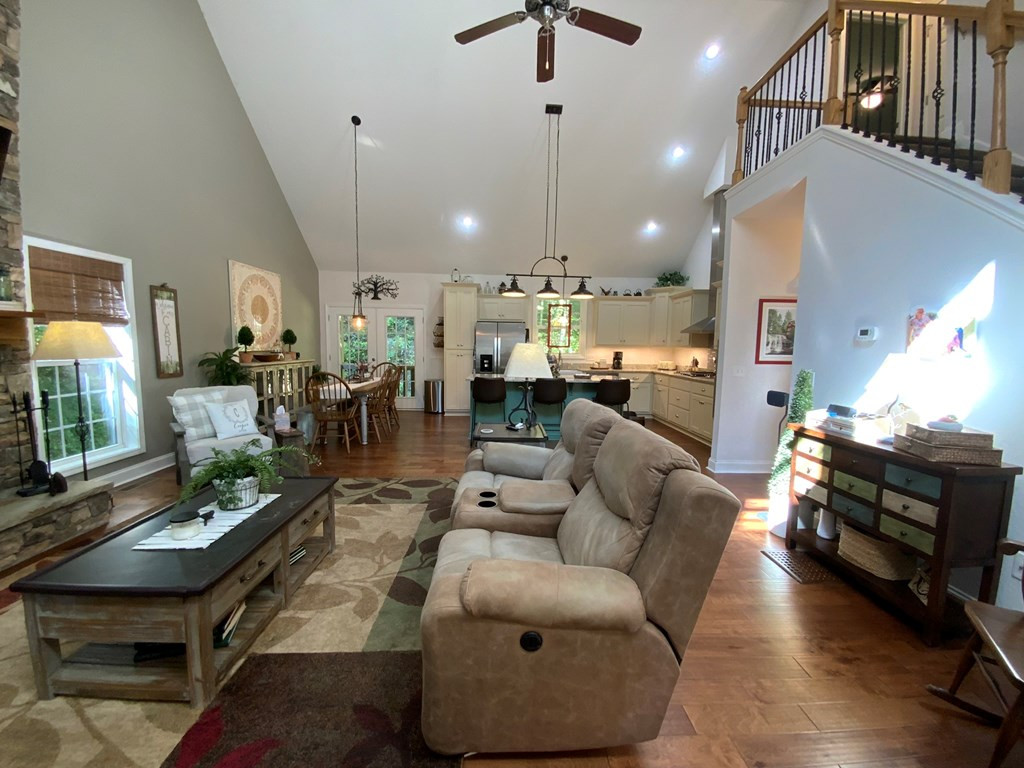 760 Pinedale Lane