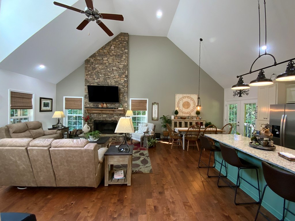 760 Pinedale Lane