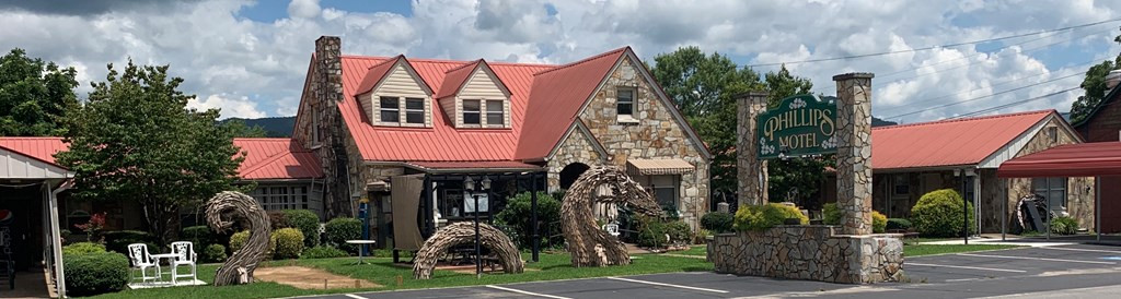 290 N Main Street