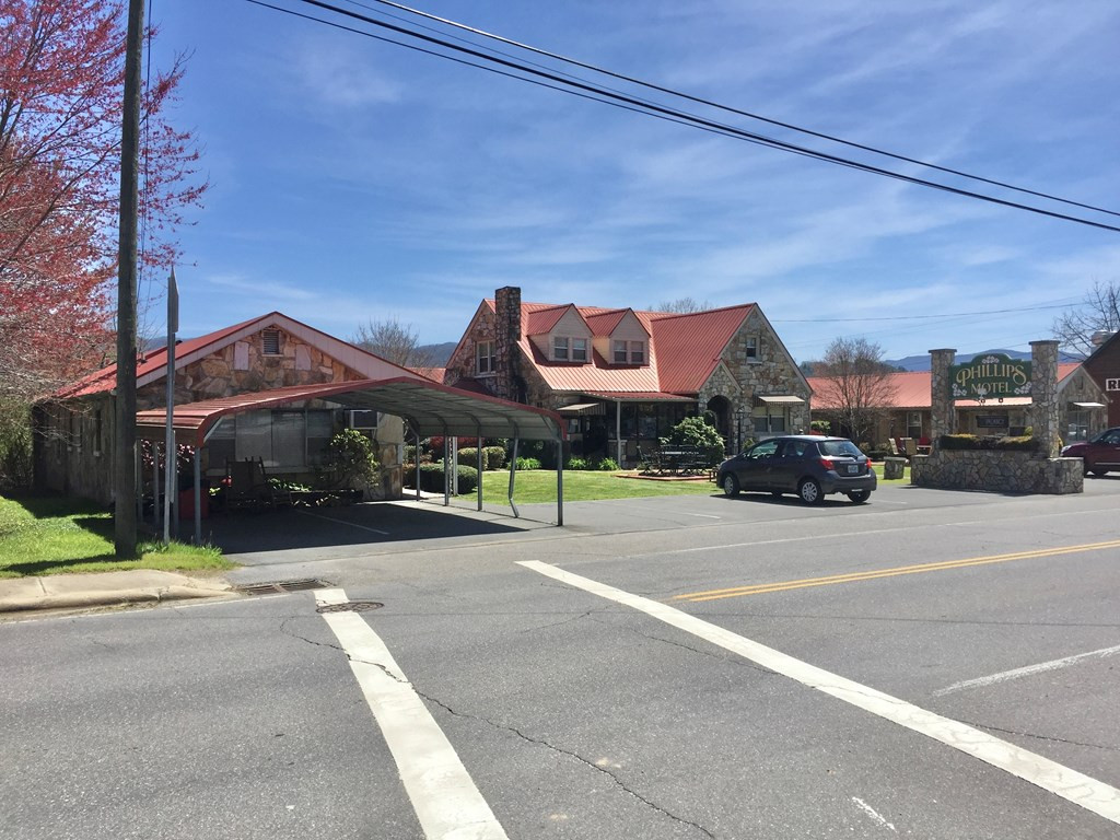 290 N Main Street