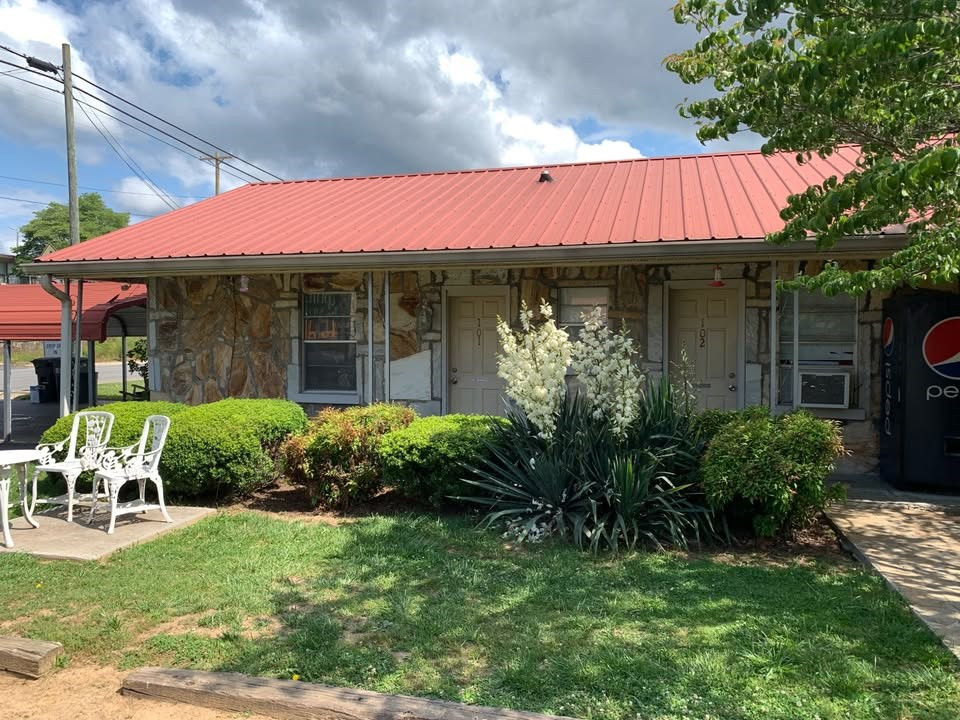 290 N Main Street