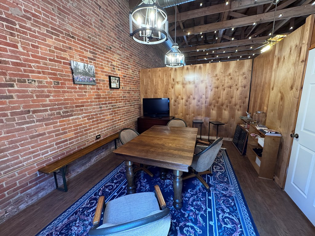 992 Main Street