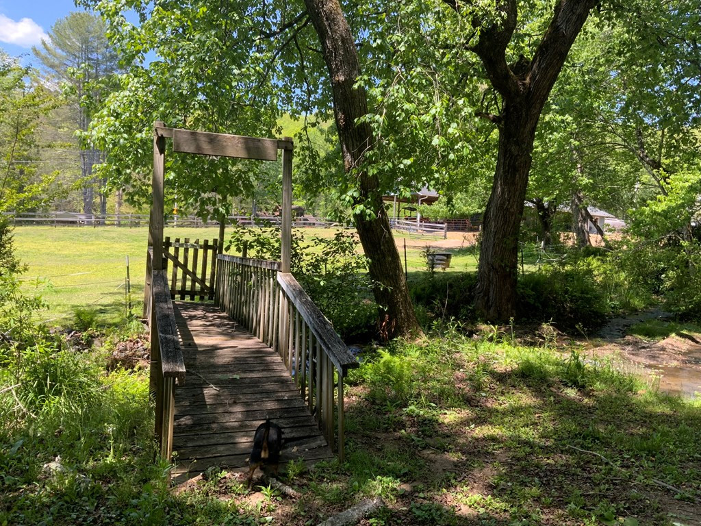 136 Gibson Road