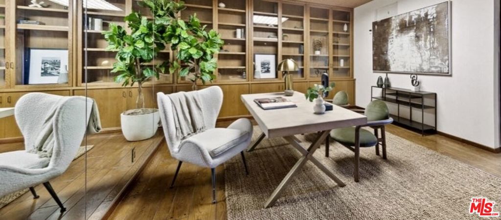 828 Flintridge Avenue