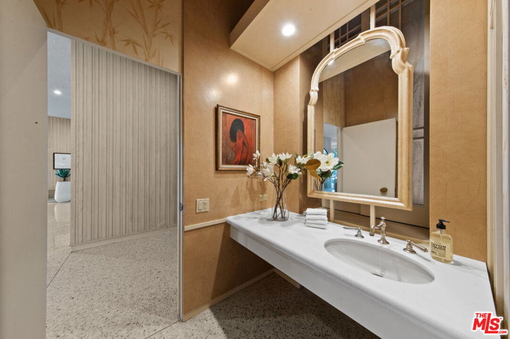 828 Flintridge Avenue