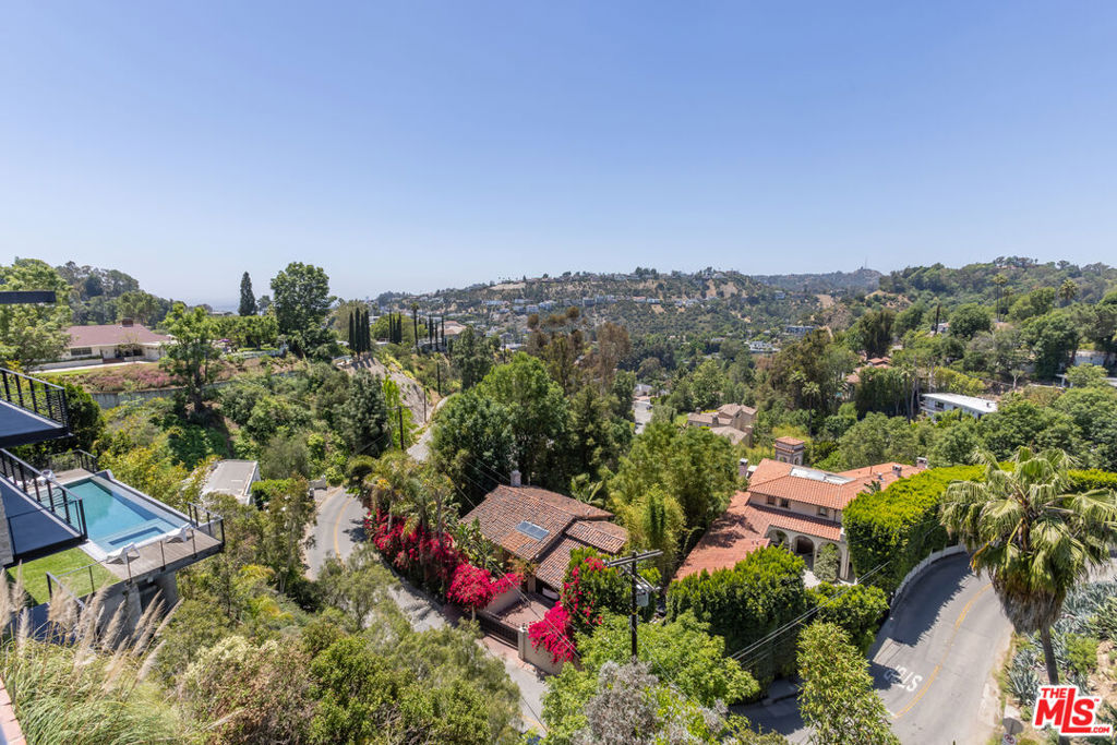 2651 La Cuesta Drive