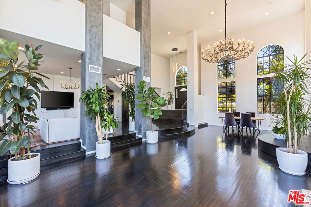 2651 La Cuesta Drive
