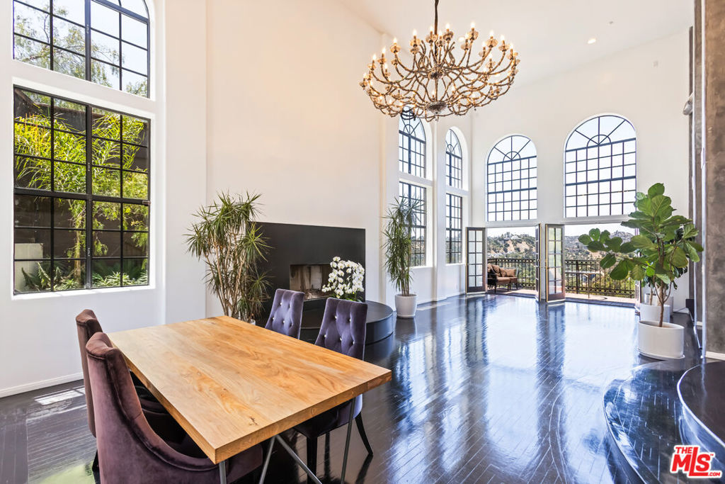 2651 La Cuesta Drive