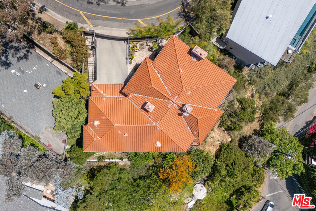 2651 La Cuesta Drive