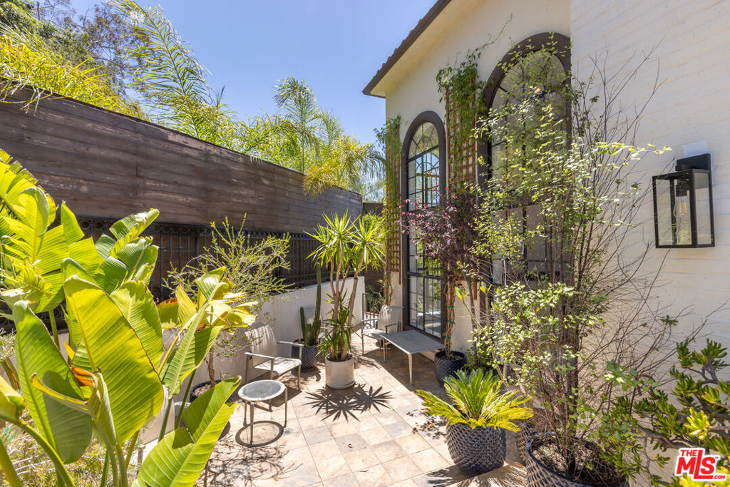 2651 La Cuesta Drive