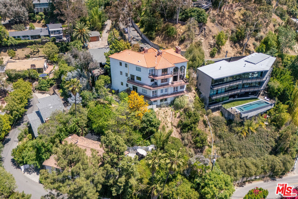 2651 La Cuesta Drive