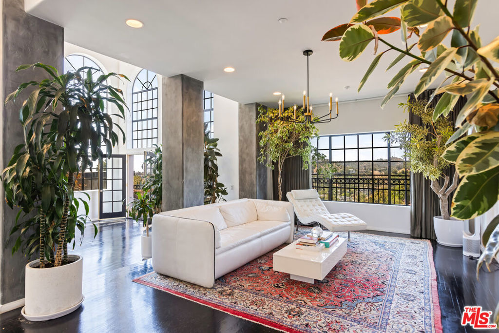 2651 La Cuesta Drive