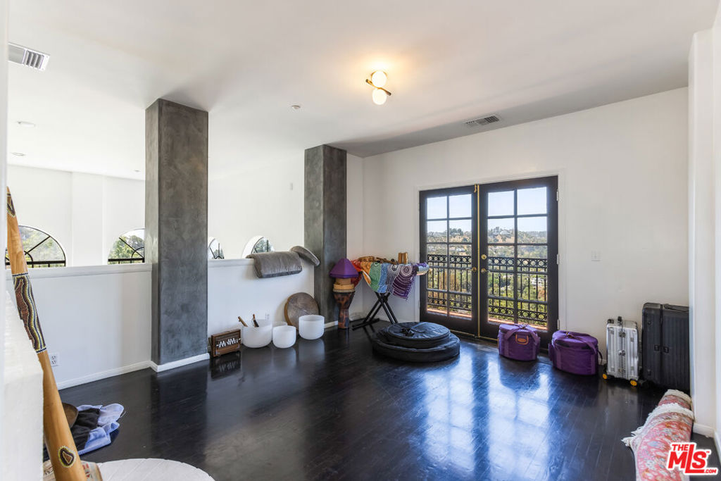 2651 La Cuesta Drive