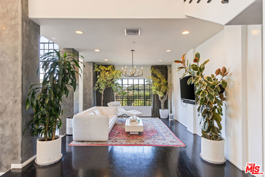 2651 La Cuesta Drive