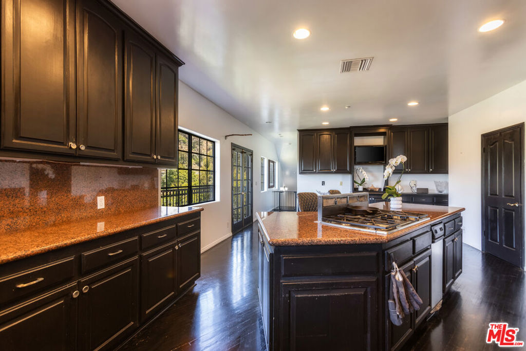 2651 La Cuesta Drive