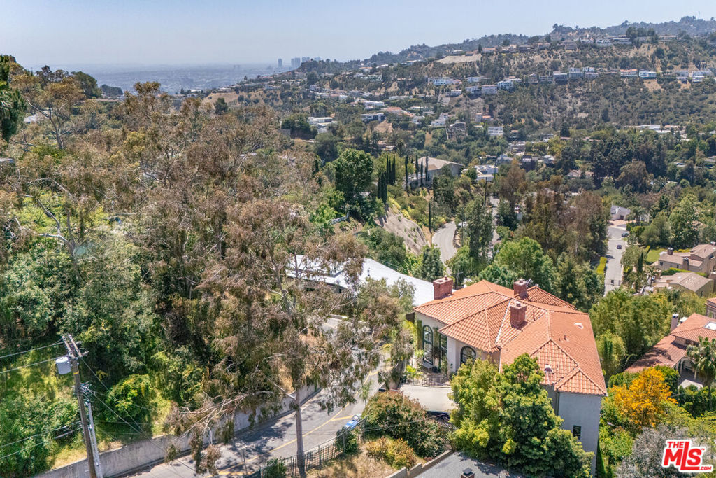 2651 La Cuesta Drive