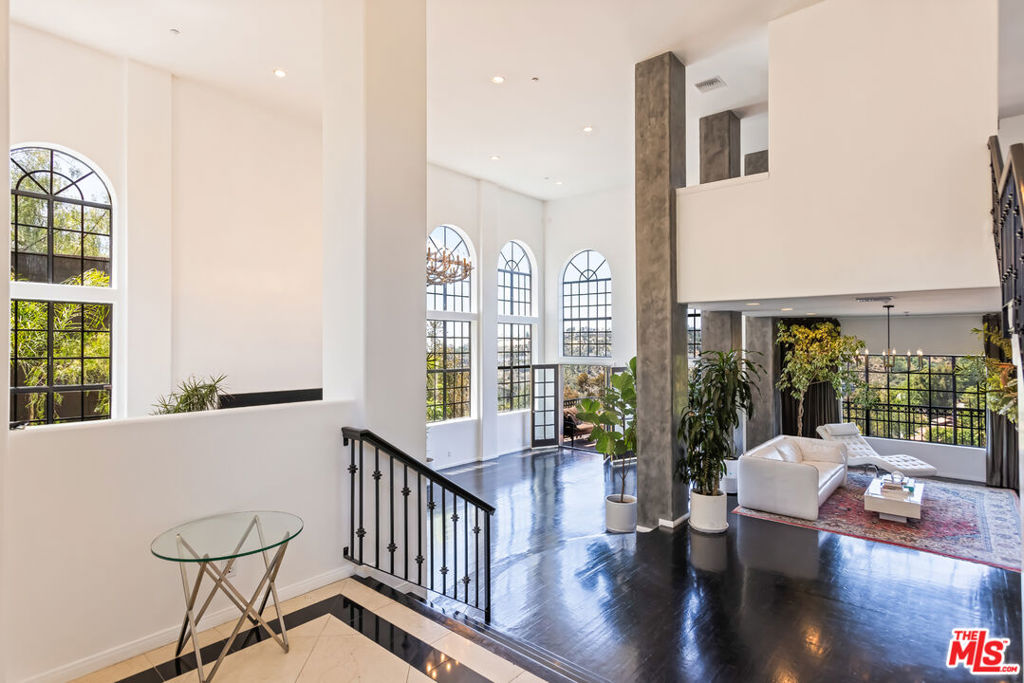 2651 La Cuesta Drive