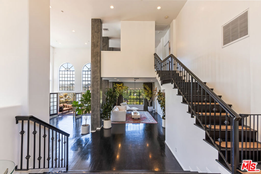 2651 La Cuesta Drive