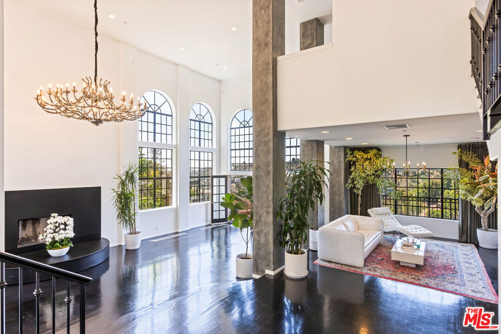2651 La Cuesta Drive