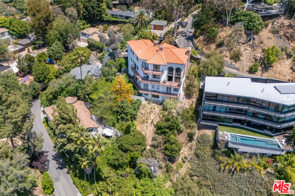 2651 La Cuesta Drive