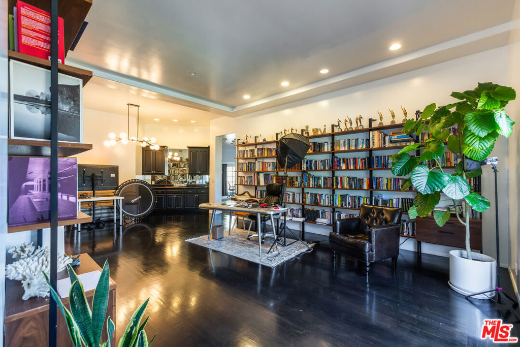 2651 La Cuesta Drive