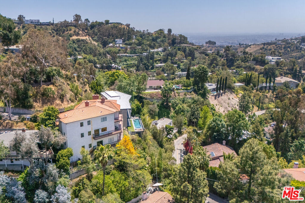 2651 La Cuesta Drive