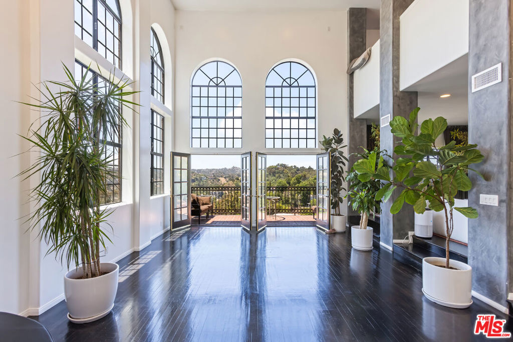 2651 La Cuesta Drive