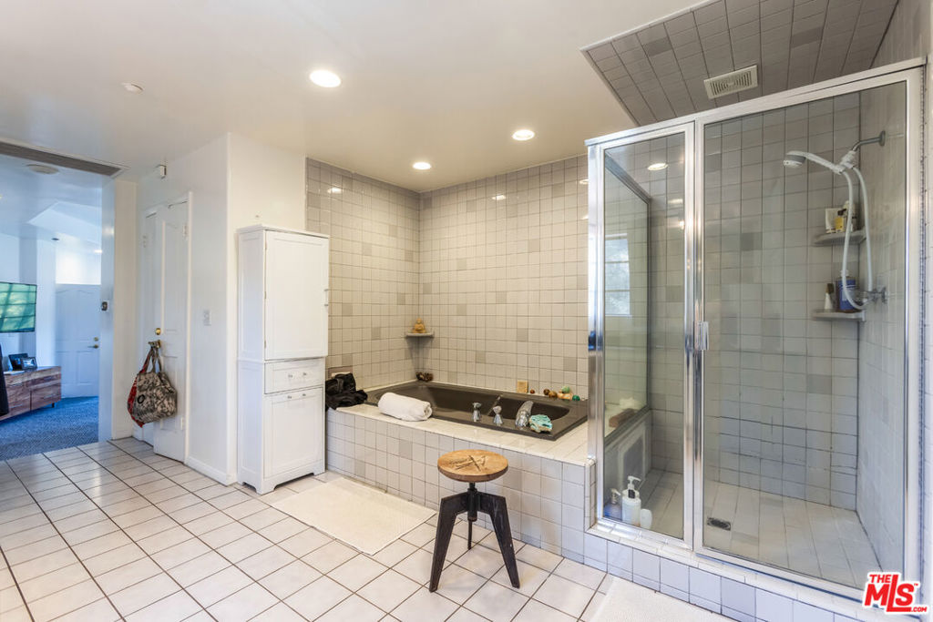 2651 La Cuesta Drive