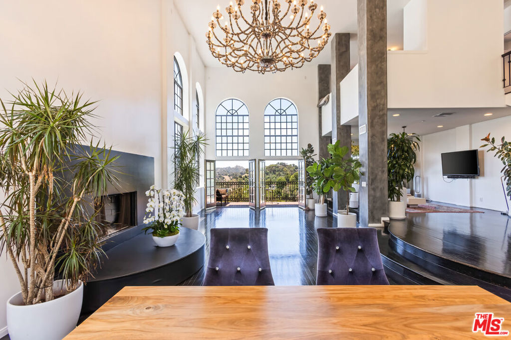 2651 La Cuesta Drive