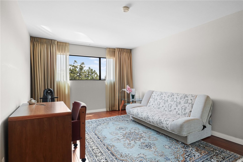 3663 Los Feliz Boulevard 6