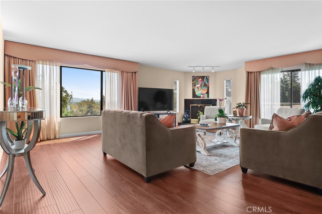 3663 Los Feliz Boulevard 6