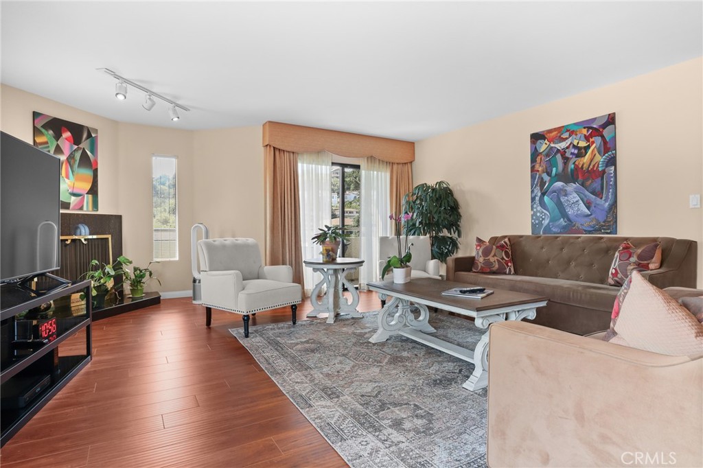 3663 Los Feliz Boulevard 6