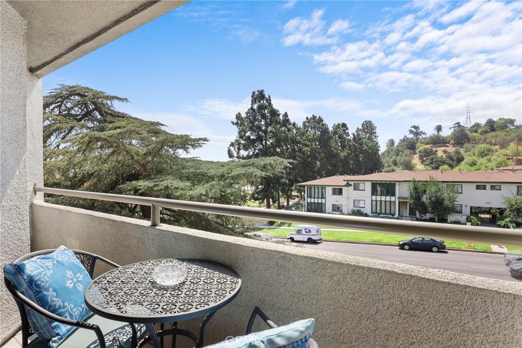 3663 Los Feliz Boulevard 6