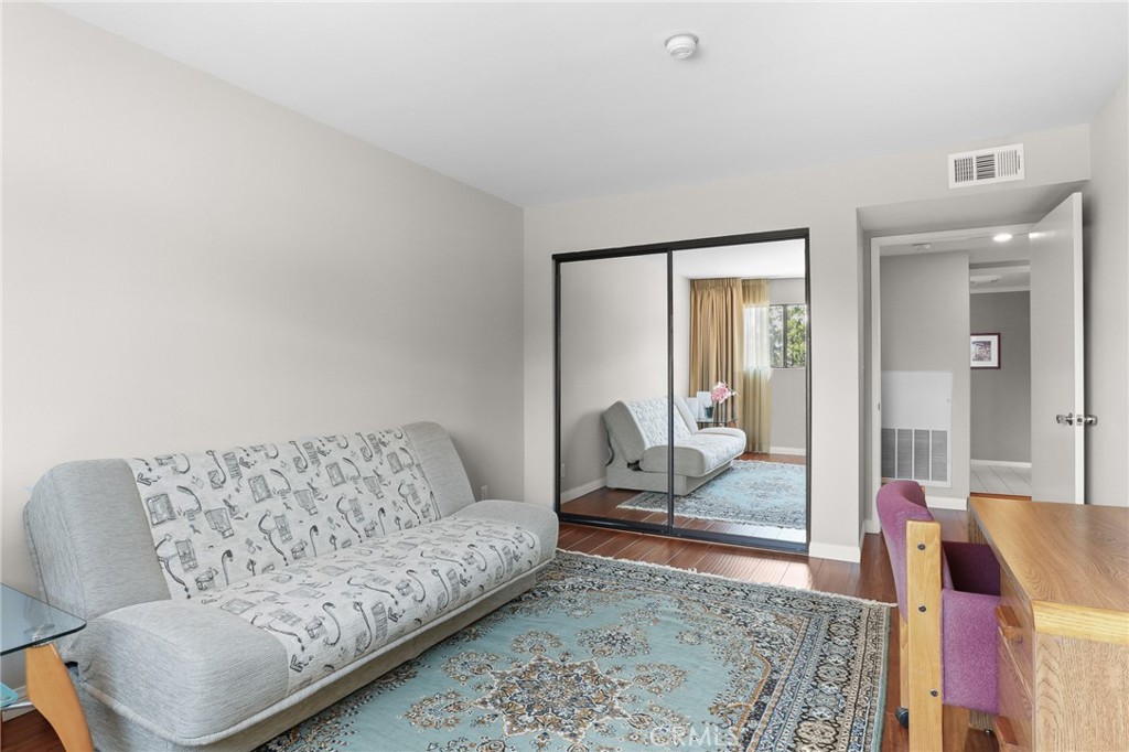 3663 Los Feliz Boulevard 6