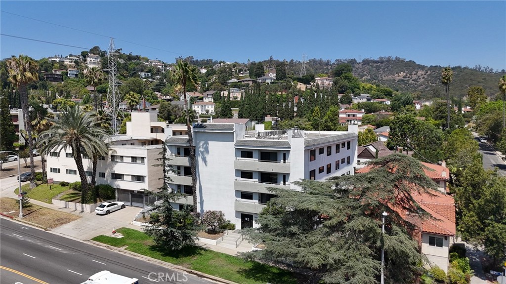 3663 Los Feliz Boulevard 6