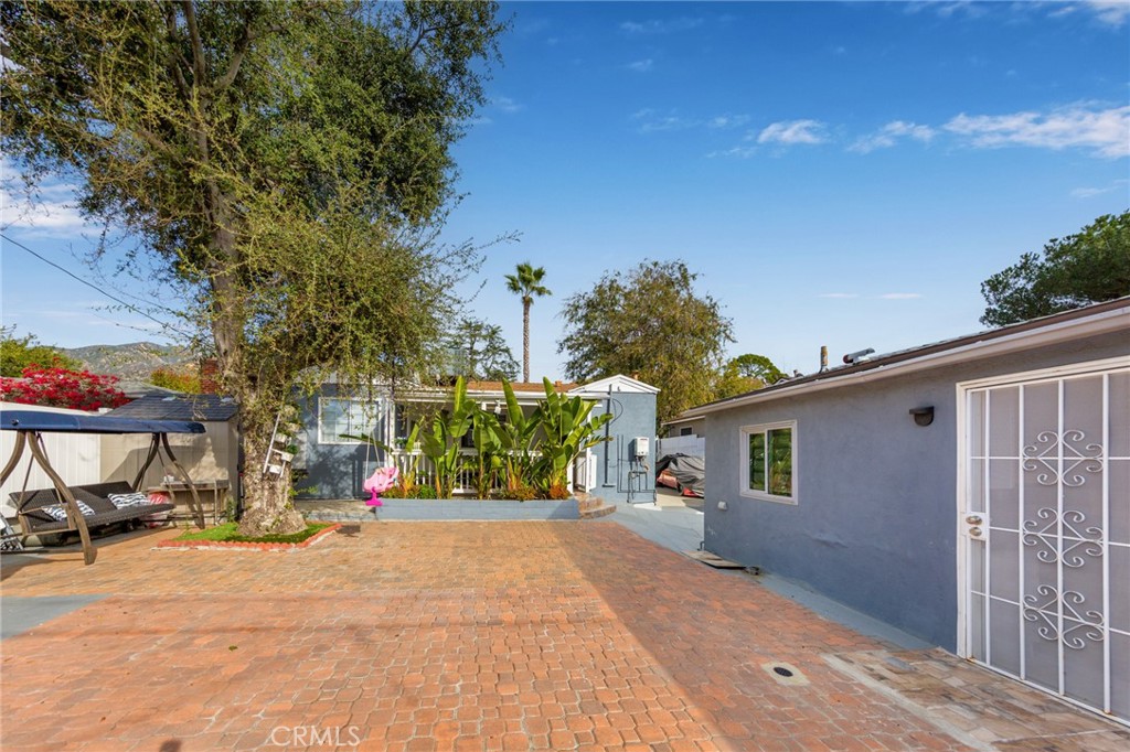 2906 Los Olivos
