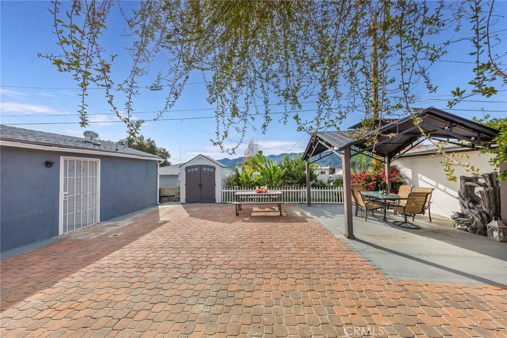 2906 Los Olivos